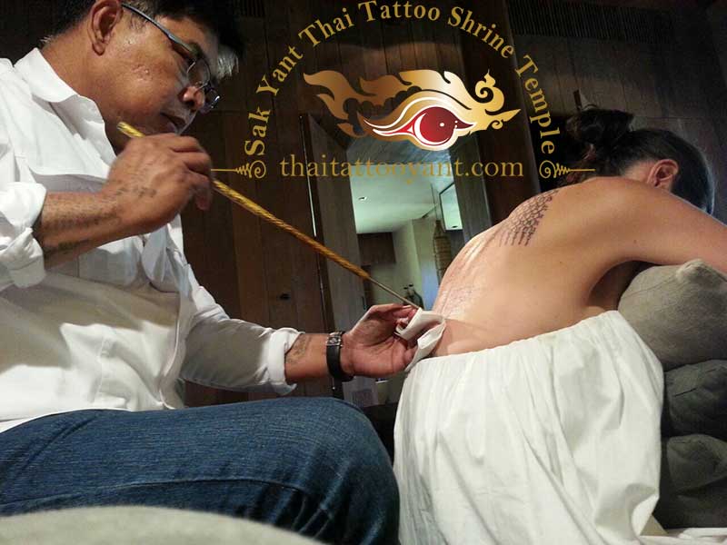 Angelina Jolie and Grand Master Ajarn Noo Kanpai