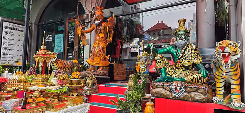 Thai Tattoo Sak Yant Ruesi Masters