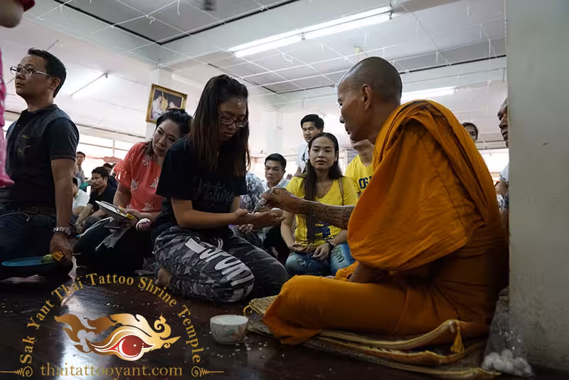 Wai Khru Golden Needles
