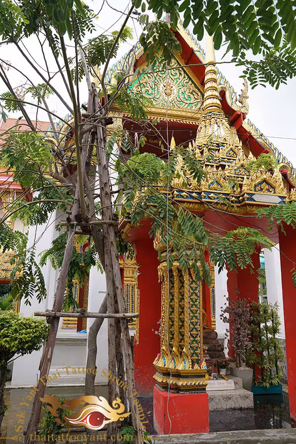 Wat Sala Daeng Temple