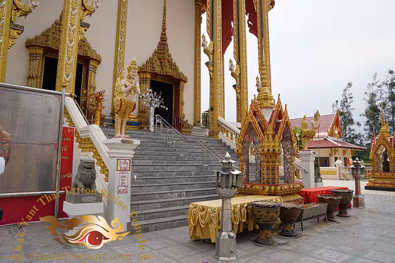 Wat Sala Daeng Temple
