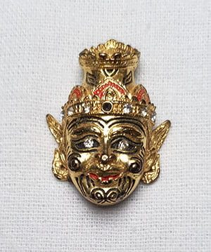 Ruesi Mask Amulet 2